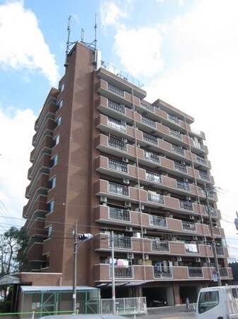 リーセントレジデンスの物件外観写真